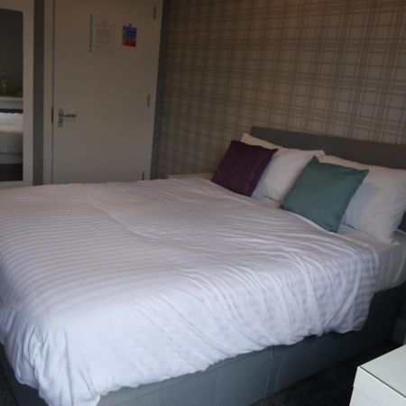 Caledonian Rooms Bellshill Bagian luar foto