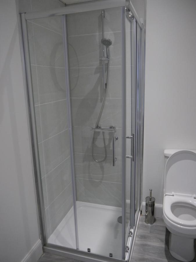 Caledonian Rooms Bellshill Bagian luar foto