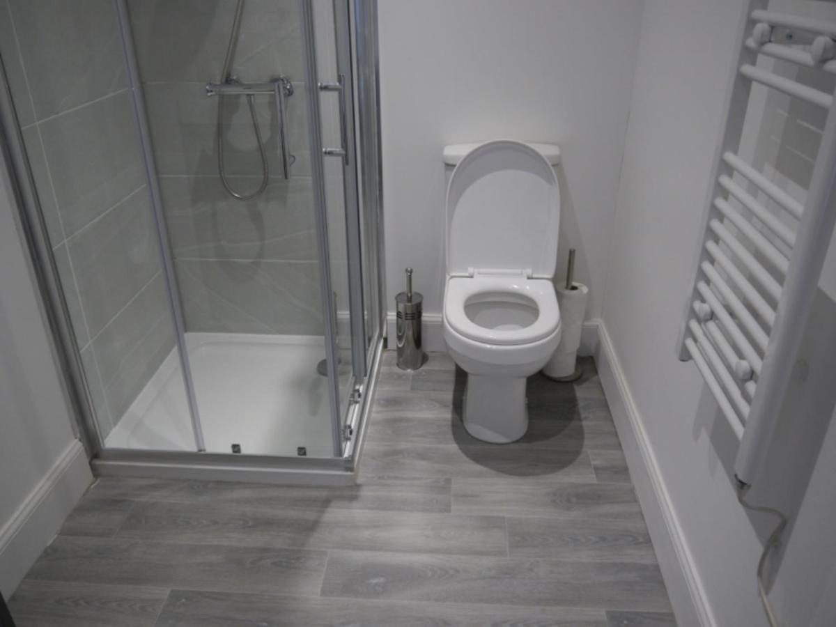 Caledonian Rooms Bellshill Bagian luar foto