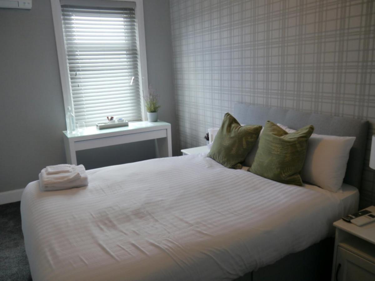 Caledonian Rooms Bellshill Bagian luar foto