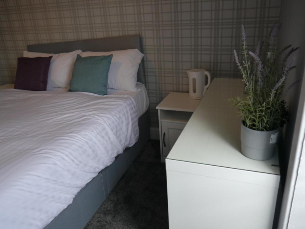 Caledonian Rooms Bellshill Bagian luar foto